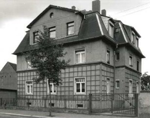Radebeul, Serkowitzer Straße 22. Wohnhaus (um 1910)