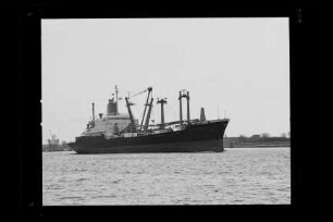 Bayernstein (1968), Frachtschiff (reefer), HAPAG, Hamburg, Bau-Nr. 933