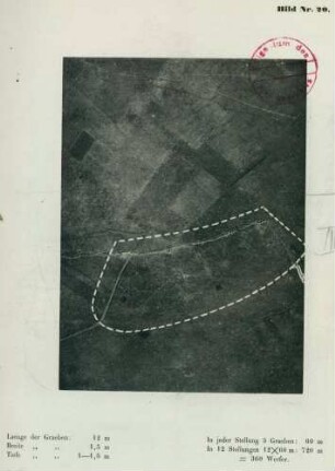 Foto einer neuartigen englischen Gaswerferanlage südlich von Quéant (Luftbild) (Druck)