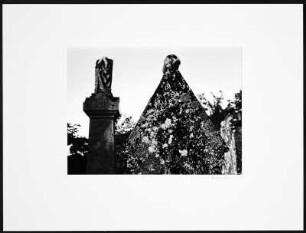 Boleskine (Schottland). Grabsteine
