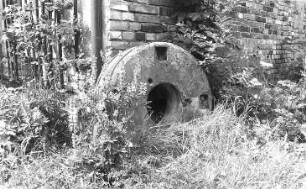 Rietschen-Viereichen-Mocholz. Ehem. Mühle, Mühlstein