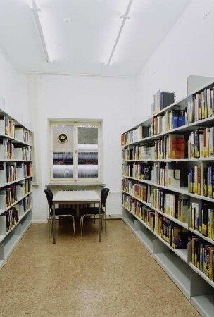 Freihandbereich Monografien : Dresden-Südvorstadt, Helmholtzstraße 18 (Barkhausen-Bau der TU Dresden). Sächsische Landesbibliothek - Staats- und Universitätsbibliothek Dresden. Zweigbibliothek Elektrotechnik/Elektronik. Freihandbereich Monografien