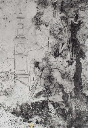 Konstruktives Ensemble mit Kirchenruine, Baum und Pflanzen