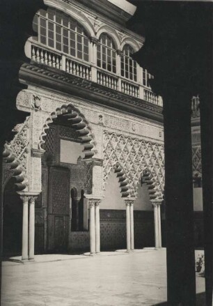 Sevilla. Spanien. Patio de las Doncellas im mittelalterlichen Königspalast Alcázar