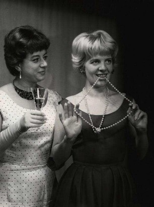 Schwarz Weiss Tot: Inge Wolffberg, Edith Elsholtz