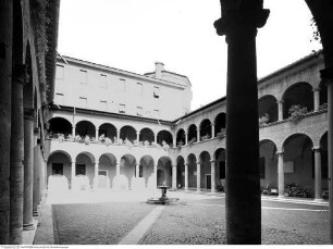 Ospedale di Santo Spirito in Sassia, Chiostro dei frati