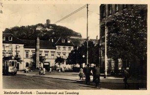 Postkartenalbum mit Motiven von Durlach. "Karlsruhe-Durlach - Traindenkmal mit Turmberg"