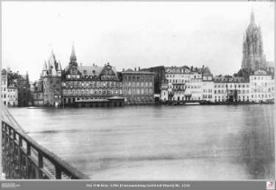 Hochwasser am Mainkai, vom Rententurm mit Saalhof bis Mainkai 22
