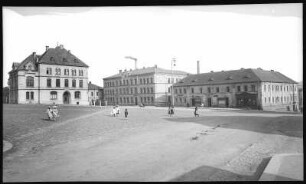 Warnsdorf. Markt mit Stadthaus und Bürgerschule