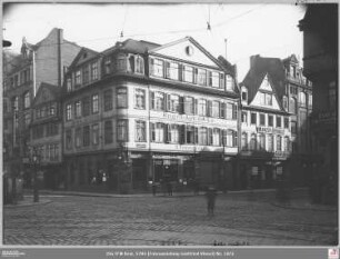 Vilbeler Straße 31, Eckhaus Vilbeler Straße 33 / Große Friedberger Straße 46 und Große Friedberger Straße 44 von Nordwesten