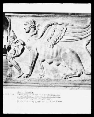Meleagersarkophag, rechte Seitenwand: Sphinx