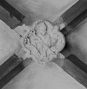 Schlußstein mit heiligem Ambrosius?