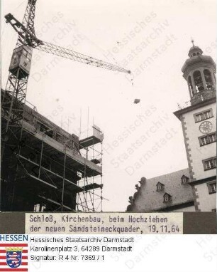Darmstadt, Schloss / Bild 1 bis 5: Kirchenbau, Hochtransport und Verlegung der neuen Sandsteinquader