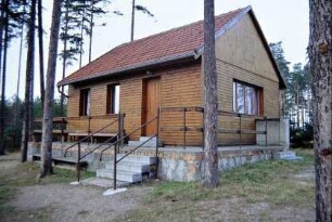 Vereinshaus im Wald