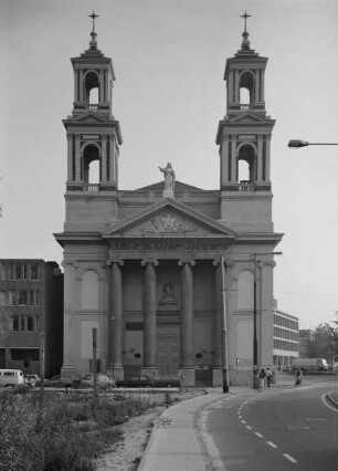 Sint Antonius van Padua Kerk & Mozes-en-Aaronkerk
