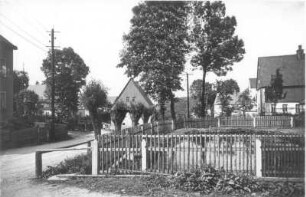 Dorfhain. Oberer Ortsteil (Großdorfhain) : Dorfhain. Oberer Ortsteil (Großdorfhain) mit Feuerlöschteich