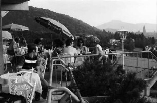 Freiburg: Restaurantterrasse mit Blick aufs Münster, Bad Hotel Jägerhäusle