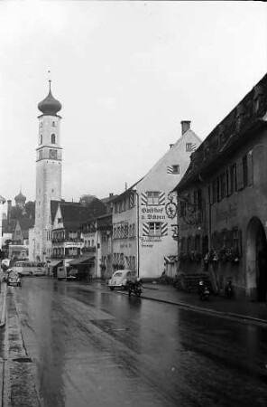 Isny: Straße mit Turm