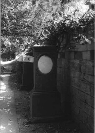 Grabstein 41 [Hahn S. 50 Grab-Nr. 1580]