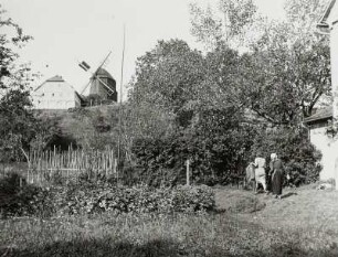 Oderwitz-Oberoderwitz. Ortsteilansicht mit Berndtmühle (Bockwindmühle)