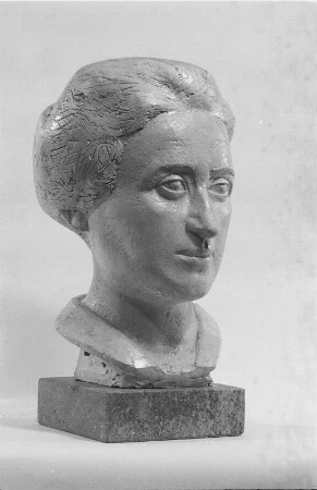 Modell zur Büste von Rosa Luxemburg : Modell zur Büste von Rosa Luxemburg. Gips (vor 1957; W. Arnold)