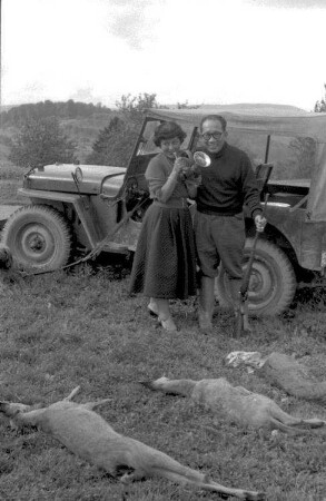 Pflingsteck: Herr und Frau Dr. Pham; Begleiter und Freund des Kaisers: Dr. Maurice Pham le Tiep, Commander de l'Ordre National du Viet-Nam, Ophtalmologiste Perpignan