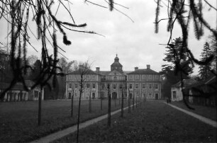 Schloss Favorite; Ansicht von der Hofseite
