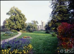Potsdam, Park Babelsberg, Blick über den Pleasureground, im Hintergrund Schloss Babelsberg.