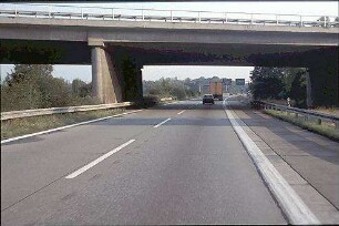 Hauptfahrbahn Ost (Basel Richtung Karlsruhe): Brücke von Süden