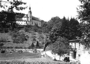 Lohr am Main, Wallfahrtskirche : Lohr am Main. Wallfahrtskirche Mariabuchen und Kapuzinerkloster (1692/1701 und 1741/1745). Ansicht von Nordosten