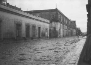 Straße in Oaxaca de Juárez : Blick in eine Straße mit Gebäuden