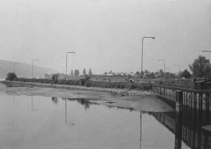 Schlammablagerungen im Vorhafen Schleuse Trier/Mosel