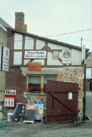 ehemaliger Schuppen mit Pultdach, zur Bierstube umgebaut
