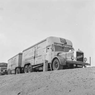 Bahlsen-Lastkraftwagen mit Anhänger
