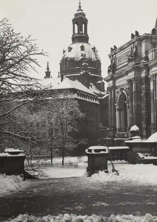 Georg-Treu-Platz