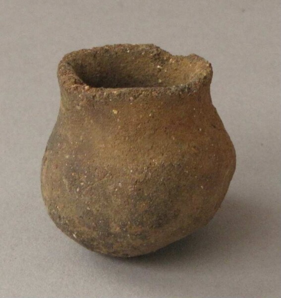 Clay vessel (miniature)