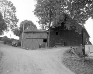 Schöneck, Kärrnerstraße 4. Vierseithof. Ansicht von der Zufahrt
