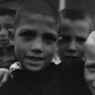 Kinder im Kindergarten in Razhevo Konare