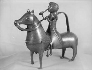 Aquamanile in Form einer reitenden Jägerfigur
