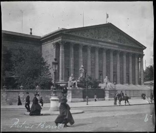 Paris, Palais Bourbon (Nordfassade) vom Quai d'Orsay aus gesehen
