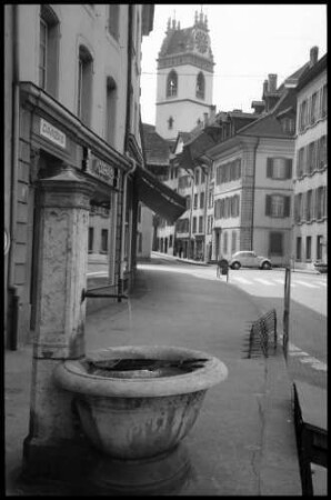 Aarau: Gasse mit Turm der Stadtkirche