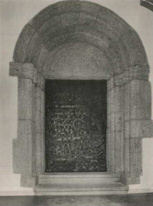 Waldkirchen, Dorfkirche, romanisches Portalgewände