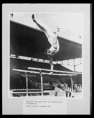 Amsterdam, Olympiade 1928; Miez (Schweiz) siegt im Geräteturnen