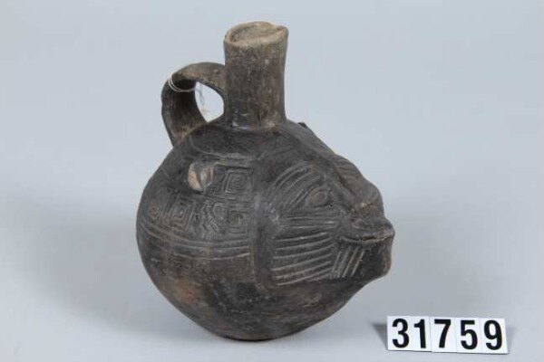 Vessel with handle