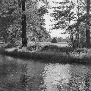Landschaftsbild. Fließgewässer im Spreewald. : Wobraz krajiny. Groble w Błótach.