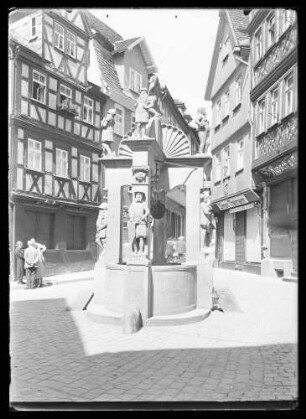 Engelsbrunnen Richtung Rathausgasse mit Geschäft Simon Thalmann