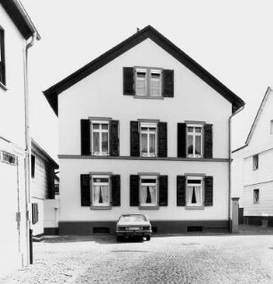 Pfarrhaus; Rosbach vor der Höhe, Königstraße 1