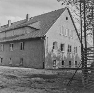MTS, Maschinen Traktoren Station Mücka : Mücka. Maschinen-Traktoren Station (MTS). Ansicht eines Gebäudes
