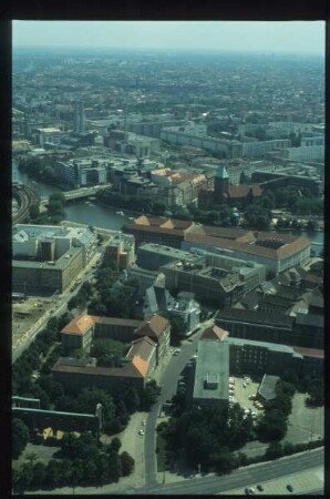Berlin, Märkisches Museum,Berlin, Parochialkirche : Blick vom Fernsehturm
