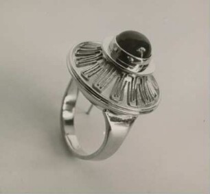 Ring aus Gold mit Feueropal von Hilde Vollers